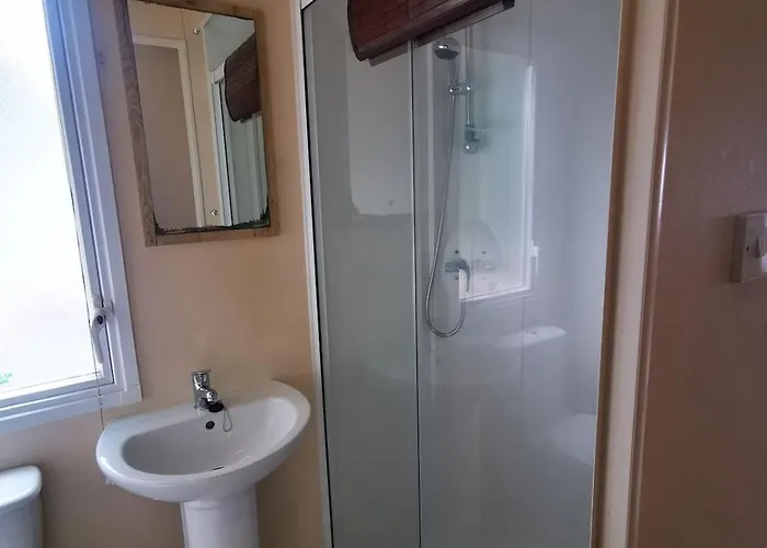 Willows With Self Contained Garden 度假居