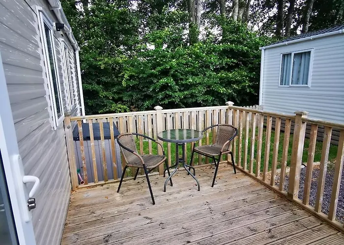 Willows With Self Contained Garden 度假居