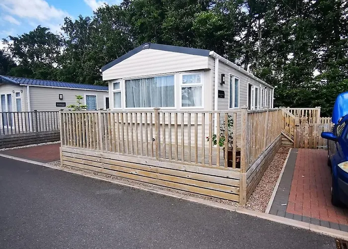 Willows With Self Contained Garden *